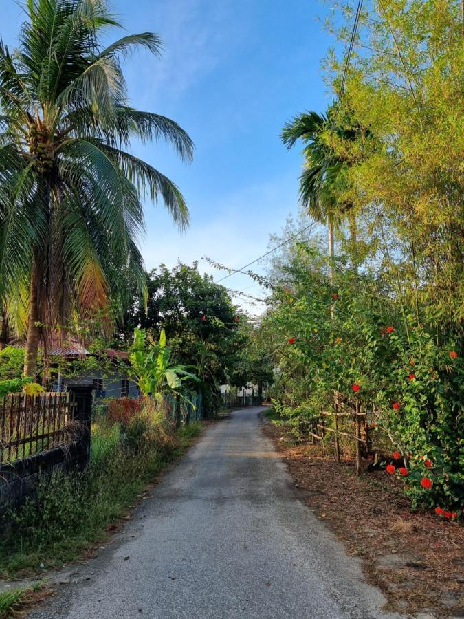 Seven Stones Langkawi Bed & Breakfast Пантай Ченанг Екстериор снимка