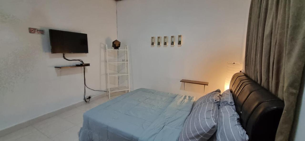 Seven Stones Langkawi Bed & Breakfast Пантай Ченанг Екстериор снимка